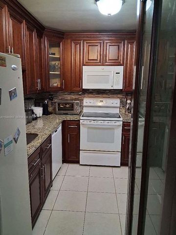 1400 Saint Charles Place 524, Pembroke Pines, FL 33026