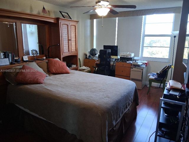 1400 Saint Charles Place 524, Pembroke Pines, FL 33026