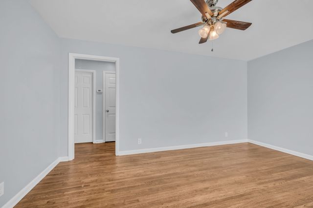 108 Meadowbrook Dr, Clarksville, TN 37042
