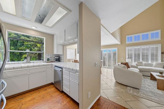 553 Hygeia Ave. Avenue A, Encinitas, CA 92024