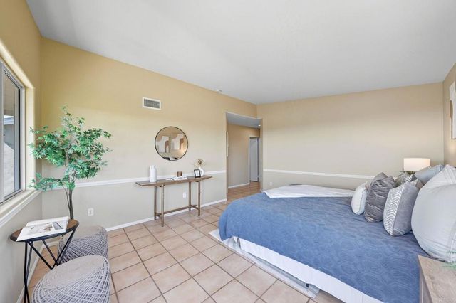 553 Hygeia Ave. Avenue A, Encinitas, CA 92024