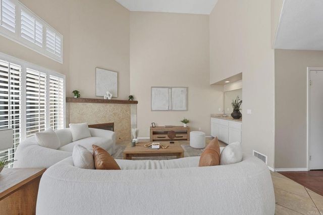 553 Hygeia Ave. Avenue A, Encinitas, CA 92024