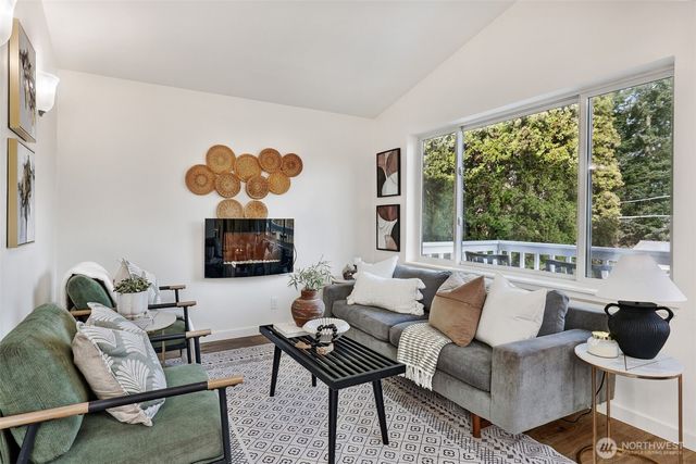 7737 12th Avenue SW, Seattle, WA 98106