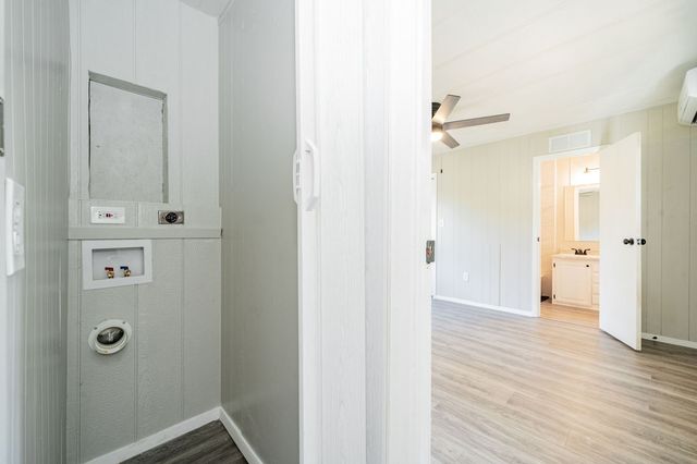 106 Creekwood Drive, Mabank, TX 75156