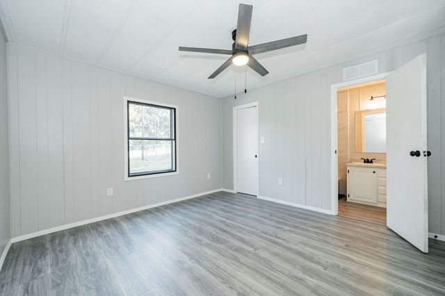 106 Creekwood Drive, Mabank, TX 75156