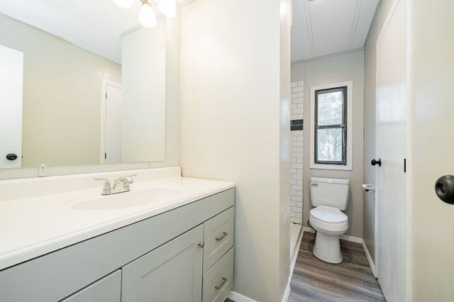 106 Creekwood Drive, Mabank, TX 75156