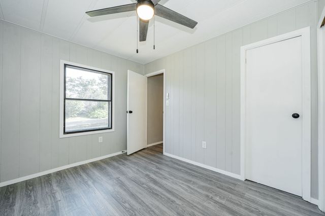 106 Creekwood Drive, Mabank, TX 75156