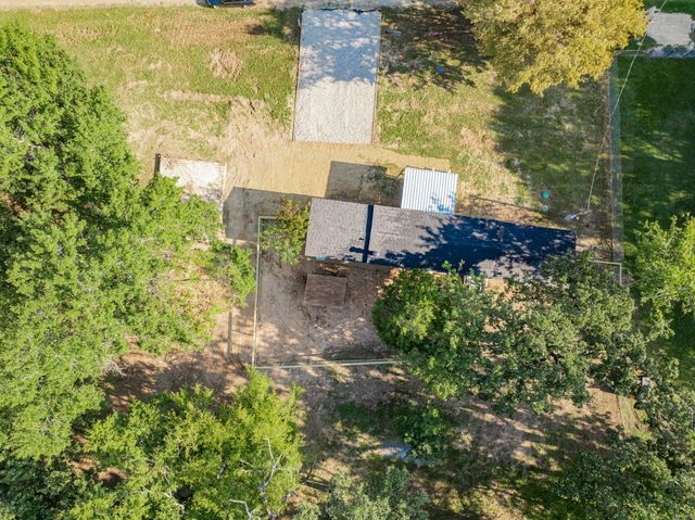 106 Creekwood Drive, Mabank, TX 75156