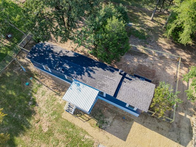 106 Creekwood Drive, Mabank, TX 75156