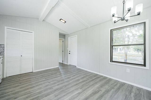 106 Creekwood Drive, Mabank, TX 75156
