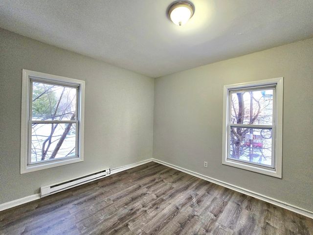 5 Mount Pleasant St, Worcester, MA 01610