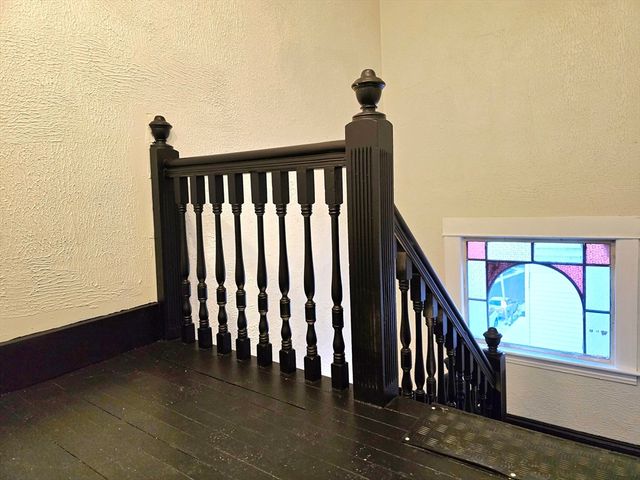 5 Mount Pleasant St, Worcester, MA 01610