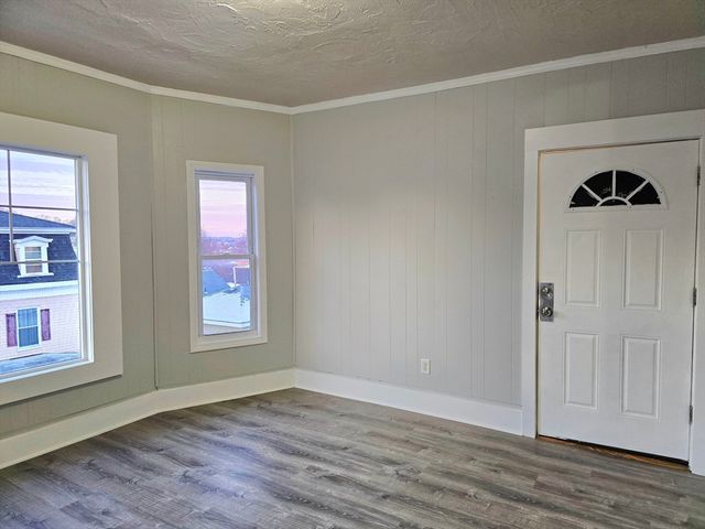 5 Mount Pleasant St, Worcester, MA 01610