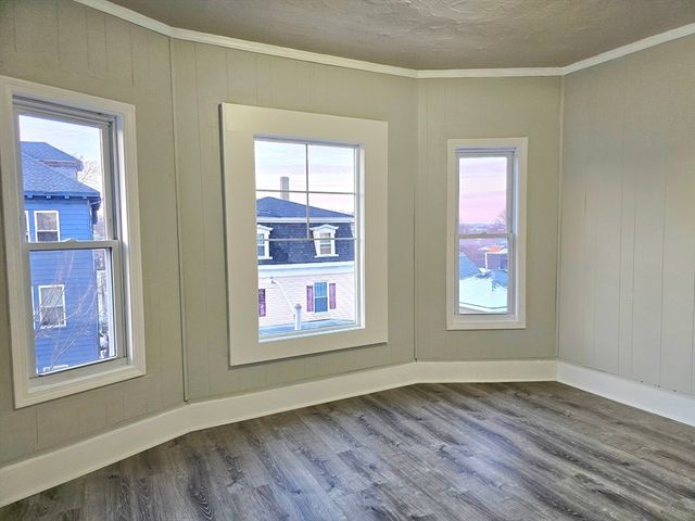 5 Mount Pleasant St, Worcester, MA 01610