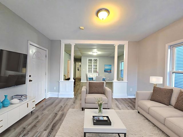 5 Mount Pleasant St, Worcester, MA 01610