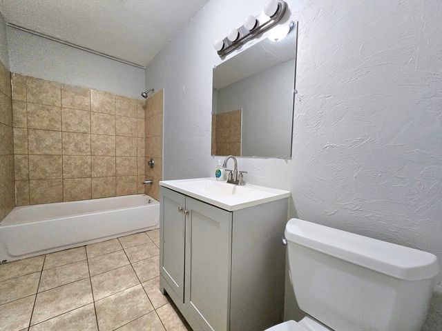 5 Mount Pleasant St, Worcester, MA 01610