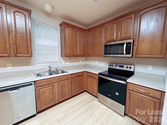 6523 Manitoba Lane, Charlotte, NC 28277