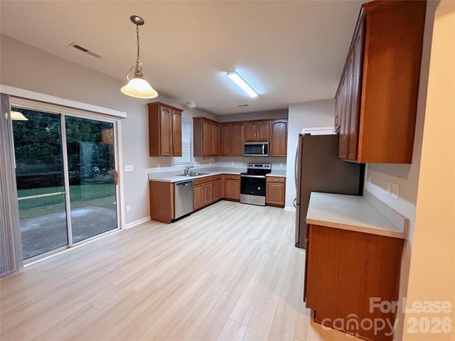 6523 Manitoba Lane, Charlotte, NC 28277