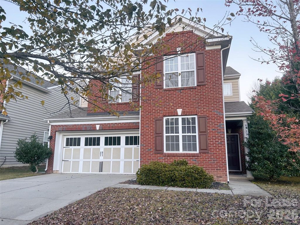 6523 Manitoba Lane, Charlotte, NC 28277