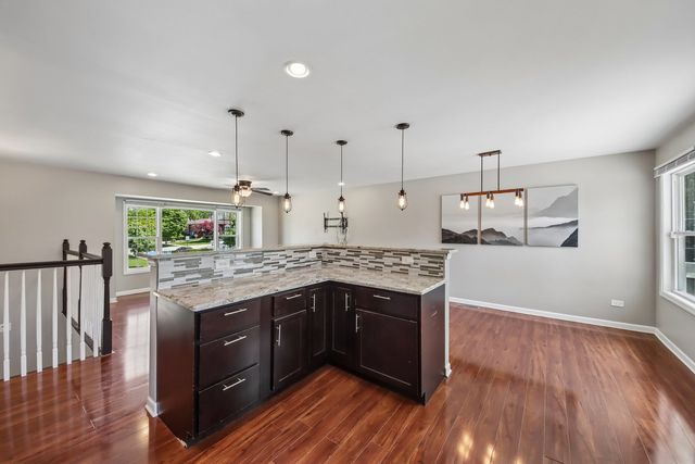 1931 Hollywood Avenue, Hanover Park, IL 60133