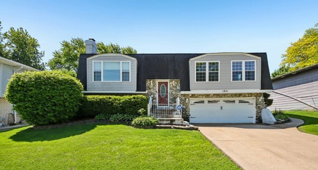 1931 Hollywood Avenue, Hanover Park, IL 60133