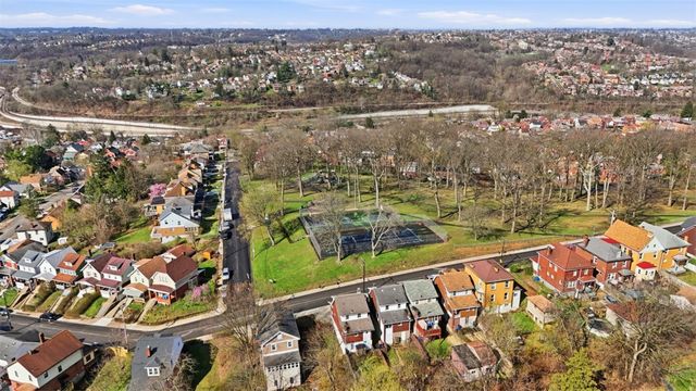 2275 Spokane Avenue, Carrick, PA 15210