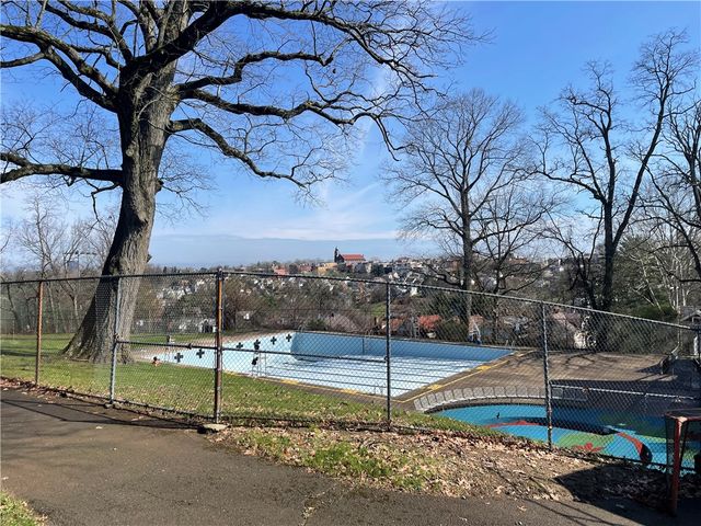 2275 Spokane Avenue, Carrick, PA 15210