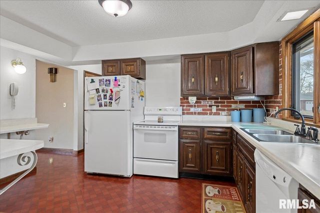 2501 Miami Trail, Springfield, IL 62702