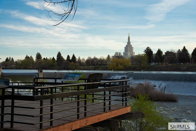 131 Beacon Drive, Idaho Falls, ID 83402
