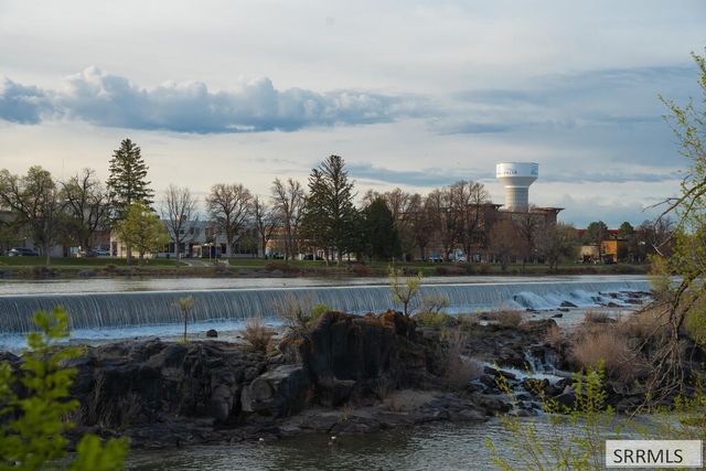 131 Beacon Drive, Idaho Falls, ID 83402