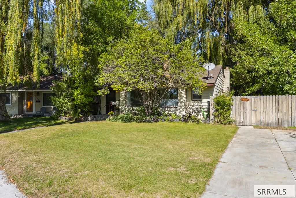 131 Beacon Drive, Idaho Falls, ID 83402