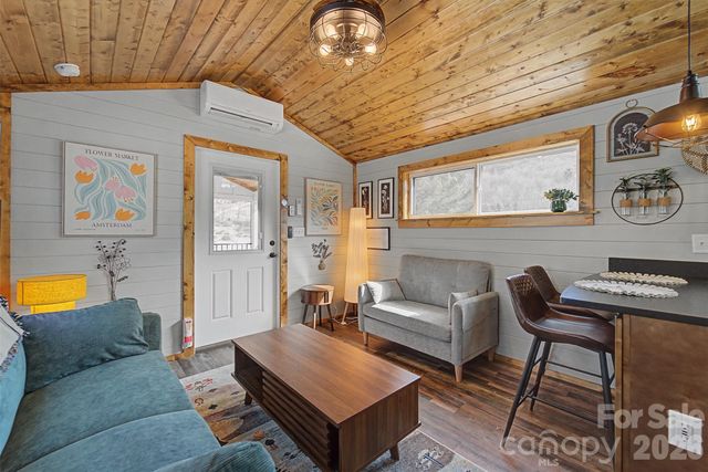 122 Mountain Breeze Ridge, Scaly Mountain, NC 28775