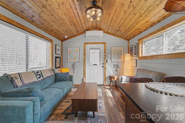 122 Mountain Breeze Ridge, Scaly Mountain, NC 28775