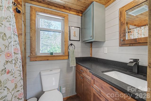 122 Mountain Breeze Ridge, Scaly Mountain, NC 28775