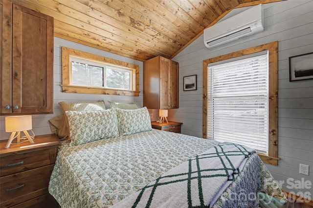 122 Mountain Breeze Ridge, Scaly Mountain, NC 28775