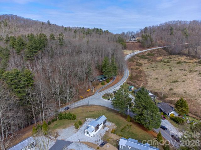 122 Mountain Breeze Ridge, Scaly Mountain, NC 28775