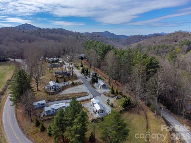 122 Mountain Breeze Ridge, Scaly Mountain, NC 28775