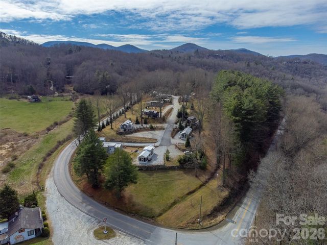 122 Mountain Breeze Ridge, Scaly Mountain, NC 28775