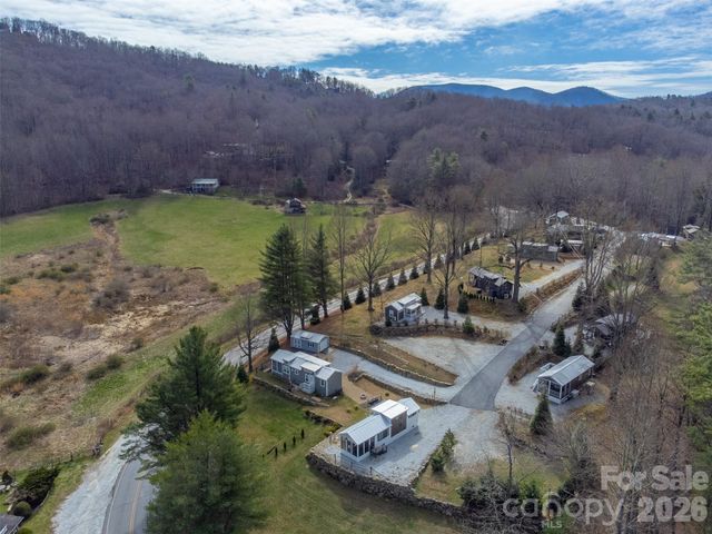 122 Mountain Breeze Ridge, Scaly Mountain, NC 28775