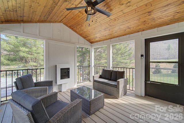 122 Mountain Breeze Ridge, Scaly Mountain, NC 28775