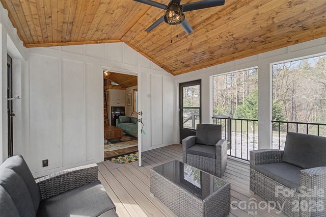 122 Mountain Breeze Ridge, Scaly Mountain, NC 28775