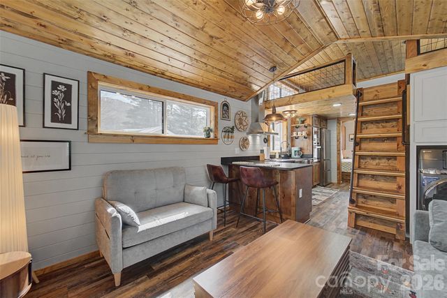 122 Mountain Breeze Ridge, Scaly Mountain, NC 28775