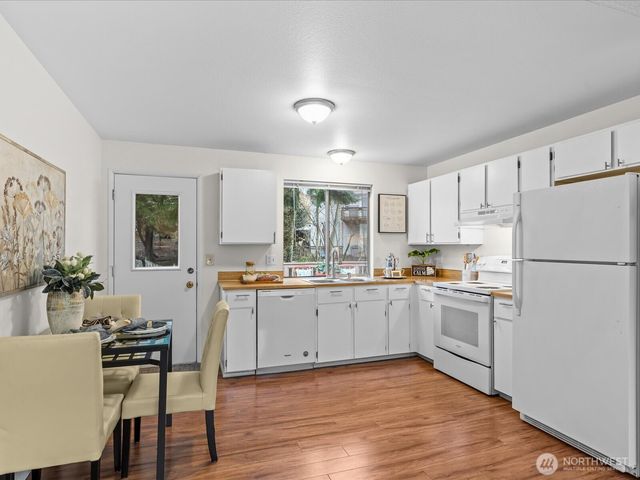 31806 10th Place SW, Federal Way, WA 98023