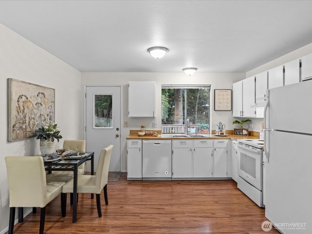 31806 10th Place SW, Federal Way, WA 98023