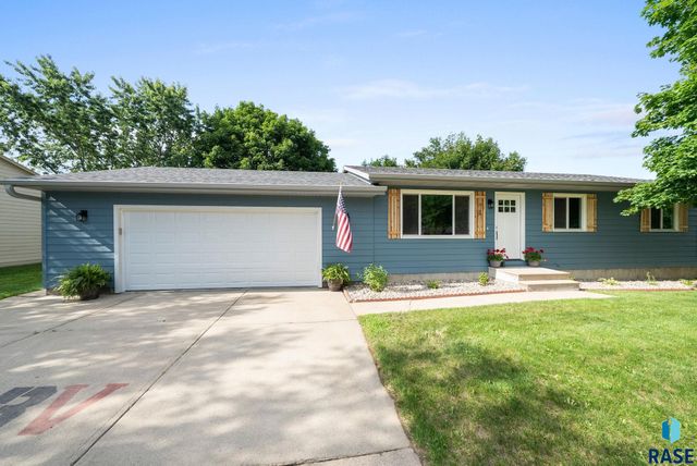 108 E Glenwood Dr, Brandon, SD 57005