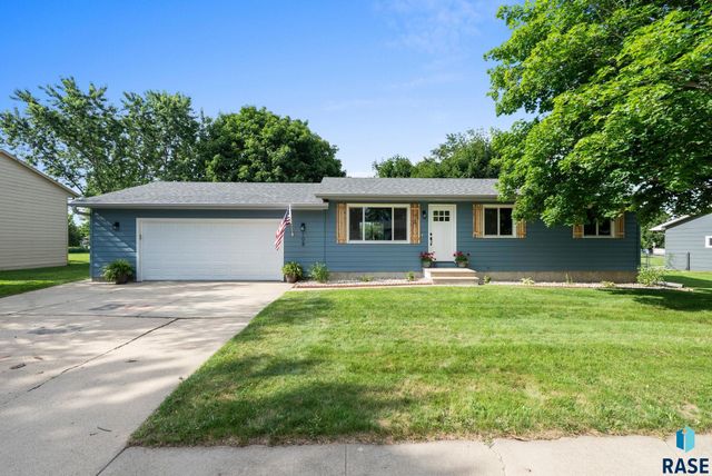 108 E Glenwood Dr, Brandon, SD 57005