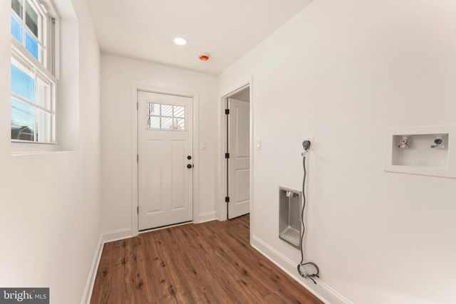 12 GERANIUM RD, Levittown, PA 19057