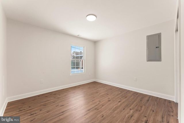 12 GERANIUM RD, Levittown, PA 19057