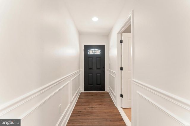 12 GERANIUM RD, Levittown, PA 19057