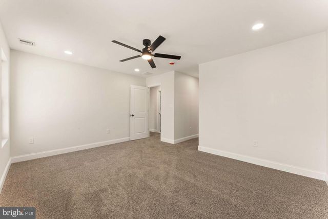 12 GERANIUM RD, Levittown, PA 19057